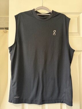 Men’s Oncloud Black Tank Top in Size medium